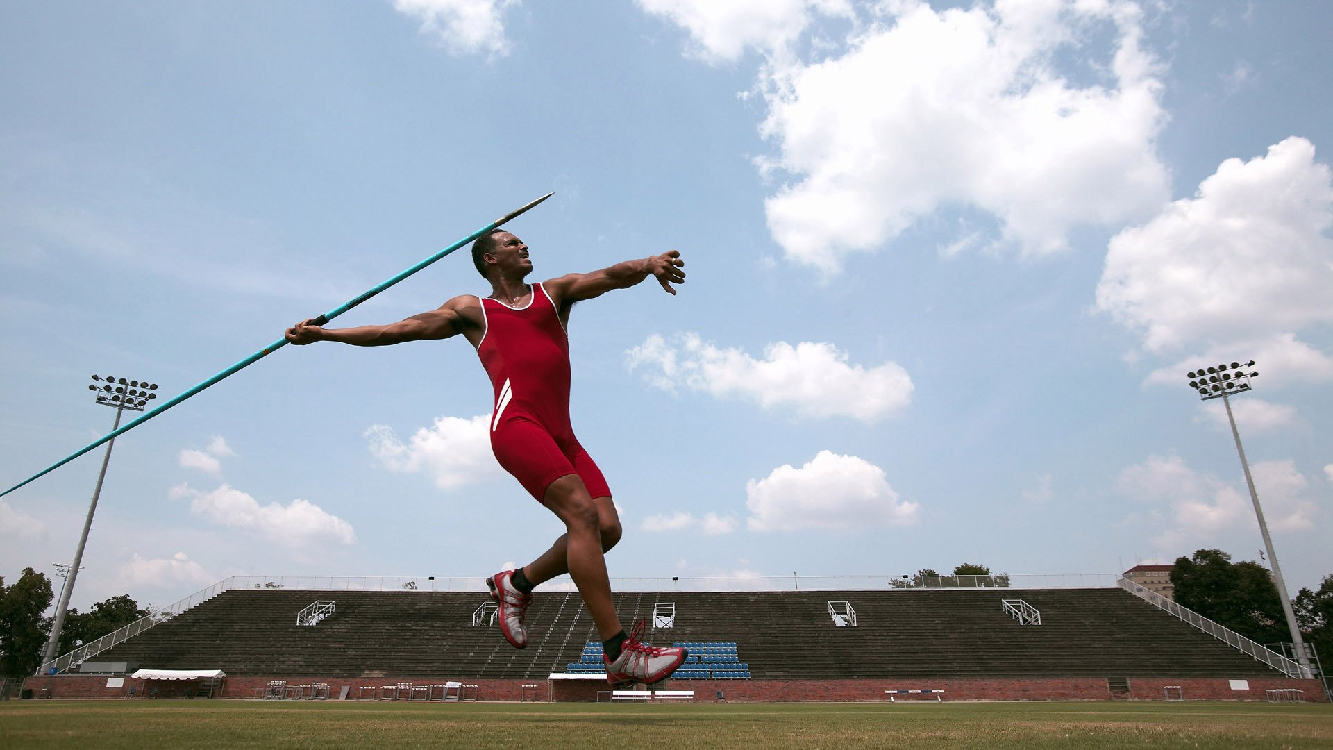 国际滑雪器材维修与回收论坛:绿色理念进入产业链,滑雪装备门店